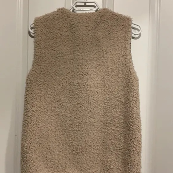 Faux fur vest - Picture 2 of 7